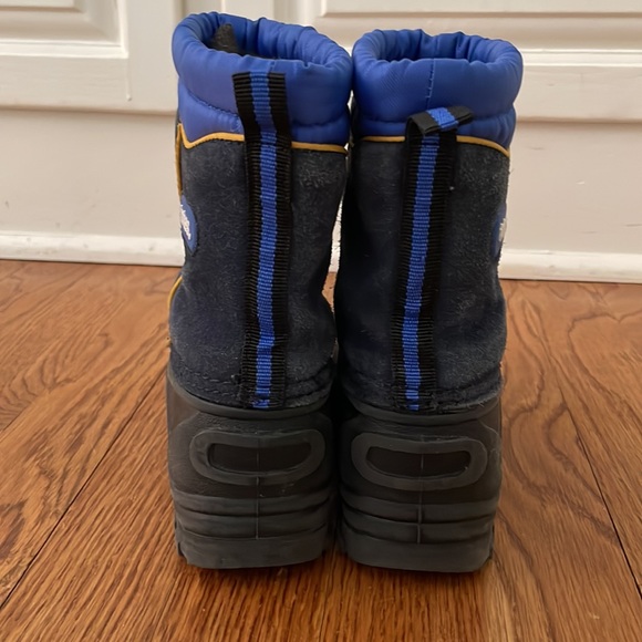 Totes snow boots. Great used condition.  Lots of life left - Picture 2 of 7